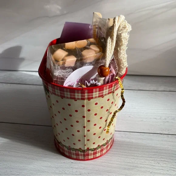 Handmade Christmas Soap Gift Tin, Deer with Santa Hat Tin, ( PRICE IS FIRM ) - Picture 7 of 8